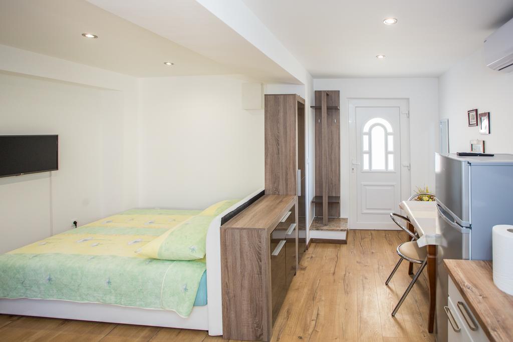 Apartment Andrije Buvine Apartments *